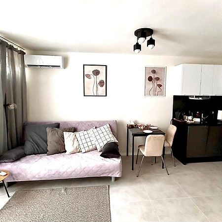 Sky Apartment Comfy Suite Pereca Warschau Exterior foto