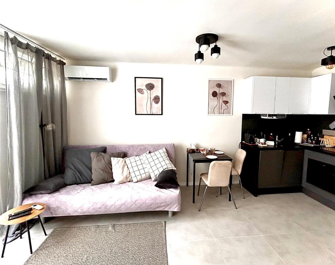 Sky Apartment Comfy Suite Pereca Warschau Exterior foto
